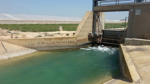 Uno de los canales del trasvase Tajo-Segura