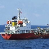 Fotografía de un petrolero en el Mar de China Meridional