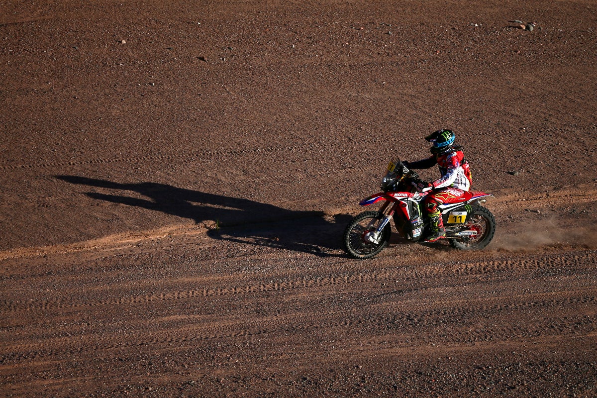 Joan Barreda gana la séptima etapa pero acaba lesionado: "Me he roto la rodilla seguro" Joan Barreda gana la séptima etapa pero acaba lesionado: "Me he roto la rodilla seguro"