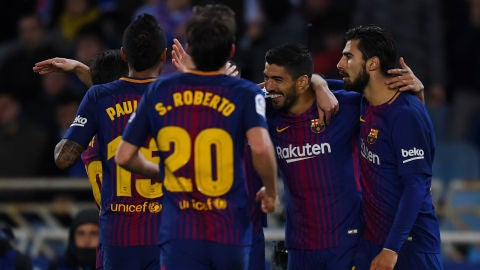 El Barcelona celebra un gol en Anoeta ante la Real Sociedad