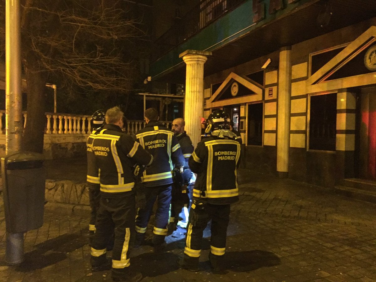 Más de una veintena de heridos al derrumbarse el techo de una discoteca en el distrito madrileño de Carabanchel Más de una veintena de heridos al derrumbarse el techo de una discoteca en el distrito madrileño de Carabanchel