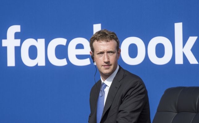 Zuckerberg pide perdón y dice estar encantado de testificar en el Congreso de EEUU Zuckerberg pide perdón y dice estar encantado de testificar en el Congreso de EEUU