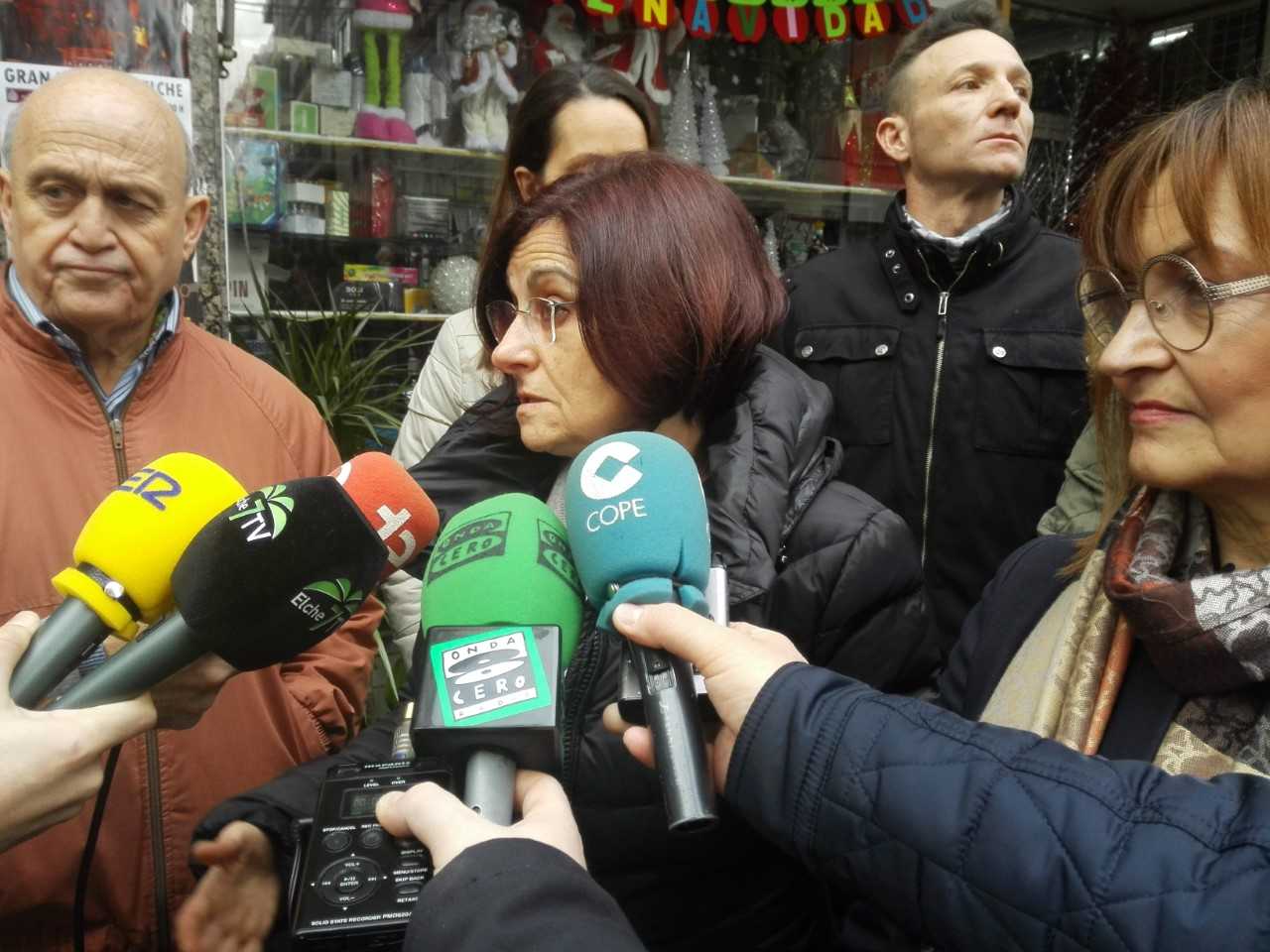 Los comerciantes de la calle Almórida de Elche se quejan de la falta de información por parte del ayuntamiento Los comerciantes de la calle Almórida de Elche se quejan de la falta de información por parte del ayuntamiento