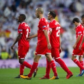 Los jugadores del Sevilla se retiran del Santiago Bernabéu