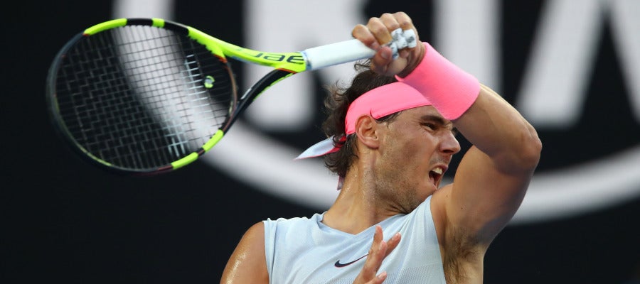Rafa Nadal golpea de derecha una bola en el Open de Australia Rafa Nadal golpea de derecha una bola en el Open de Australia