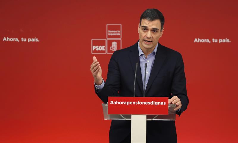 Sánchez insta a los pensionistas a "salir a la calle" en defensa de las "pensiones dignas" Sánchez insta a los pensionistas a "salir a la calle" en defensa de las "pensiones dignas"