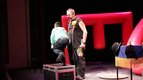 Espectáculo Universario en el Juan Bravo Espectáculo Universario en el Juan Bravo