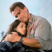 Arnold Schwarzenegger y Eliza Dushku en 'Mentiras arriesgadas'