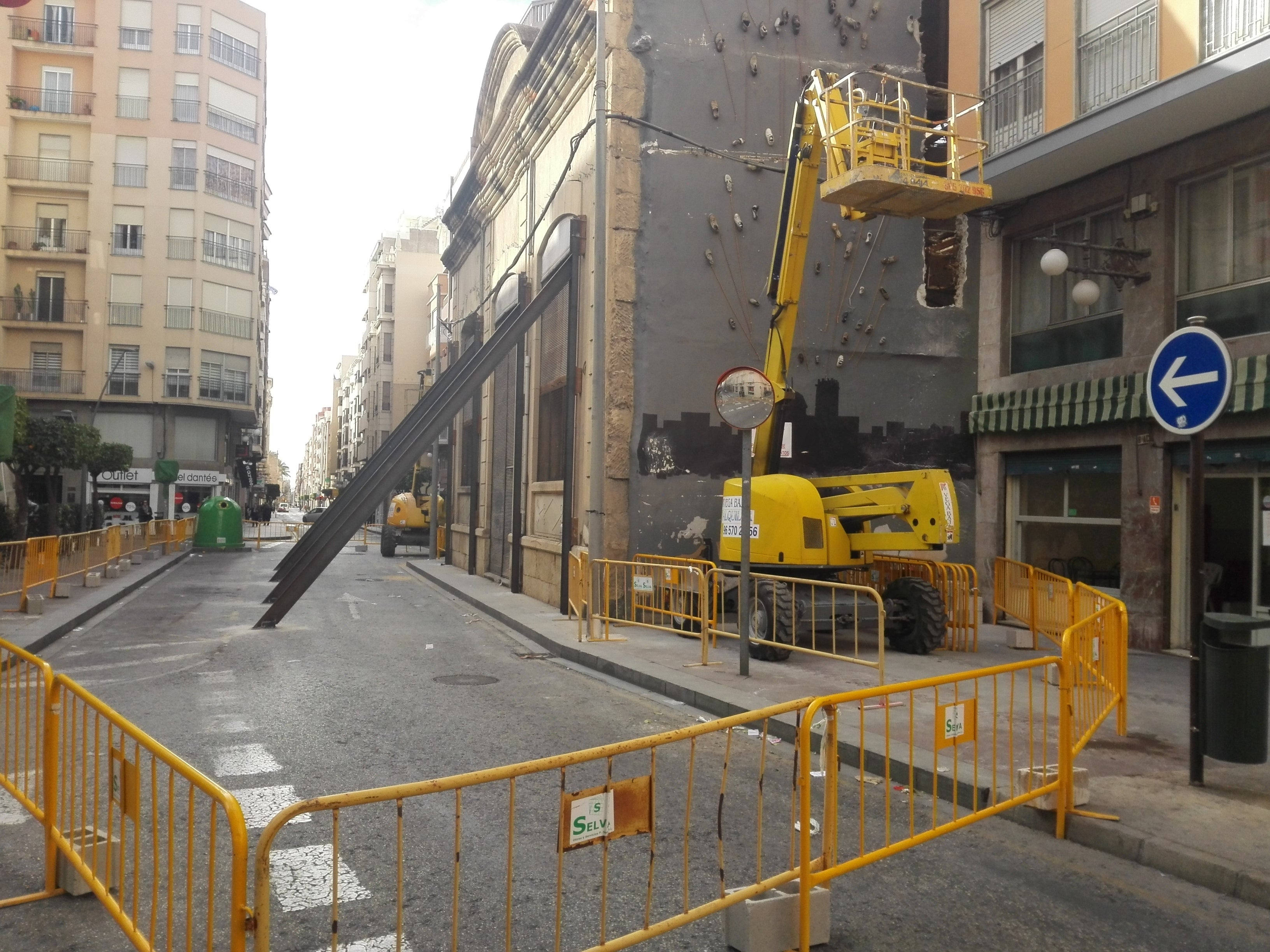 Compromís dice que el ayuntamiento ha actuado “como debía” con el edificio de Riegos El Progreso Compromís dice que el ayuntamiento ha actuado “como debía” con el edificio de Riegos El Progreso