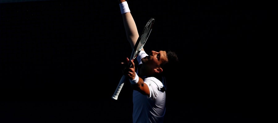 Djokovic celebra su victoria en su debut en el Open de Australia Djokovic celebra su victoria en su debut en el Open de Australia