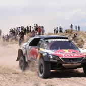 El piloto español Carlos Sainz compite durante la décima etapa del Rally Dakar, entre Salta y Belén, en Catamarca (Argentina) El piloto español Carlos Sainz compite durante la décima etapa del Rally Dakar, entre Salta y Belén, en Catamarca (Argentina)