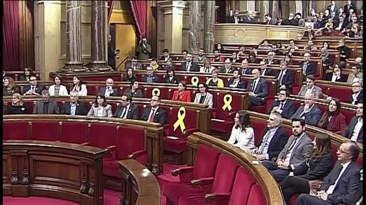 Arranca la sesión constitutiva del Parlament sin ocho diputados soberanistas Arranca la sesión constitutiva del Parlament sin ocho diputados soberanistas