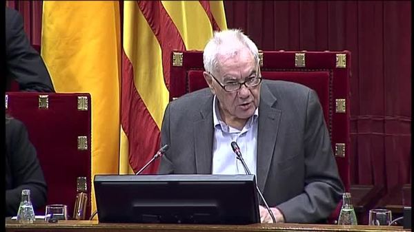 El presidente de la Mesa de Edad del Parlament expresa "indignación" por ausencia de diputados presos o en "exilio" El presidente de la Mesa de Edad del Parlament expresa "indignación" por ausencia de diputados presos o en "exilio"