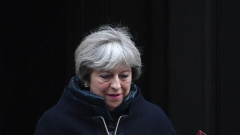 Theresa May crea un plan para luchar contra la soledad 