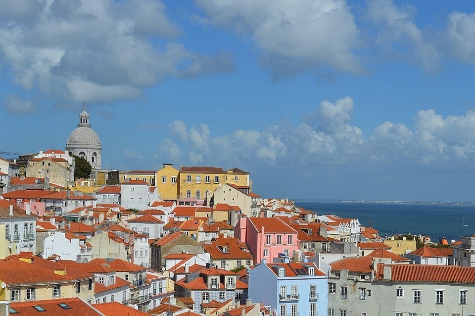 La policía portuguesa investiga una presunta agresión sexual a una menor segoviana en un hotel de Lisboa La policía portuguesa investiga una presunta agresión sexual a una menor segoviana en un hotel de Lisboa