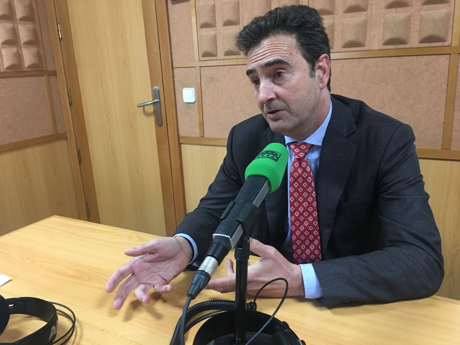 Pablo Casado, Dtor. Gral. de Endesa en Canarias "Los niveles de inversión para Canarias son enormes. En la transición hacia las energías renovables estamos todos involucrados" Pablo Casado, Dtor. Gral. de Endesa en Canarias "Los niveles de inversión para Canarias son enormes. En la transición hacia las energías renovables estamos todos involucrados"