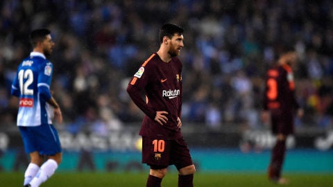 Messi, cabizbajo en el partido ante el Espanyol