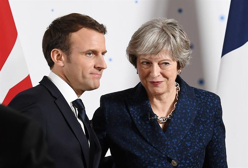 May y Macron acuerdan estrechar su cooperación en defensa e inmigración May y Macron acuerdan estrechar su cooperación en defensa e inmigración