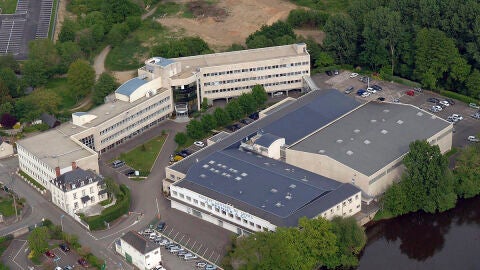 Vista a&eacute;rea de la planta de Lactalis en Laval