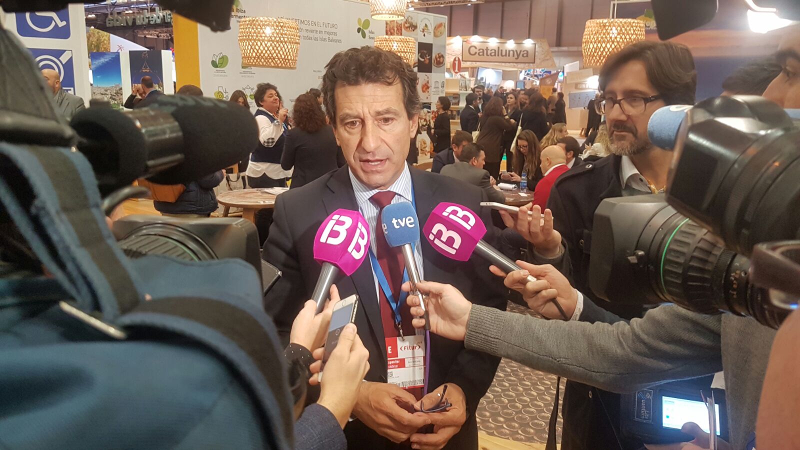 El presidente del PP balear, Biel Company, ha acusado a la presidenta del Govern, Francina Armengol, de "reírse de los hoteleros" El presidente del PP balear, Biel Company, ha acusado a la presidenta del Govern, Francina Armengol, de "reírse de los hoteleros"