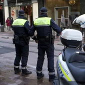 Dos agentes de la Policía Local en Vitoria Dos agentes de la Policía Local en Vitoria