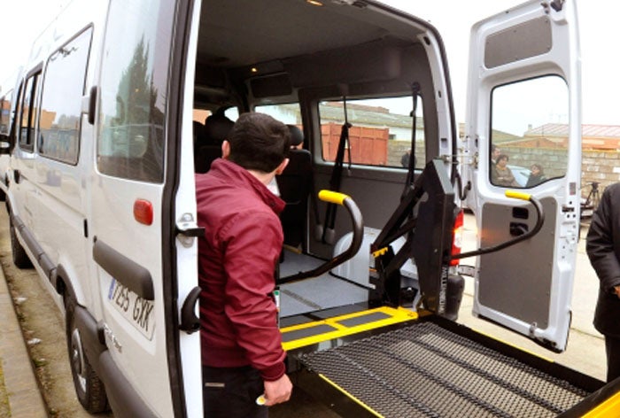 La segunda fase de las ayudas de la Diputación de Badajoz para adquirir vehículos adaptados beneficia a 26 asociaciones La segunda fase de las ayudas de la Diputación de Badajoz para adquirir vehículos adaptados beneficia a 26 asociaciones