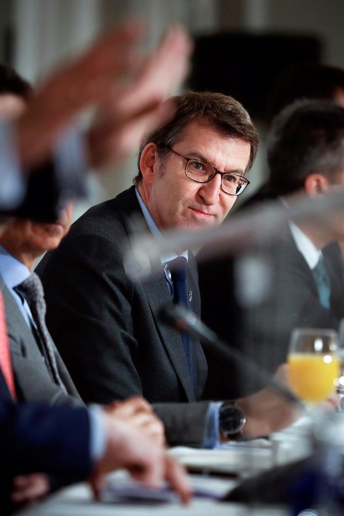 Feijóo aconseja a la planta de Opel en Zaragoza que "haga un esfuerzo y cierre un acuerdo" Feijóo aconseja a la planta de Opel en Zaragoza que "haga un esfuerzo y cierre un acuerdo"