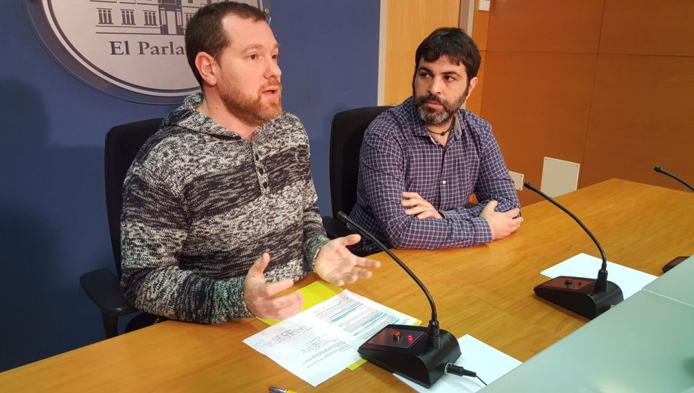 El coportavoz de MÉS per Mallorca, David Abril, y el portavoz adjunto, Josep Ferrà.