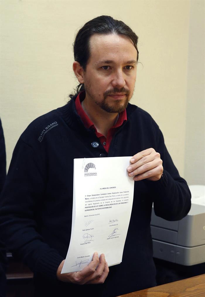 Podemos propone en sus Presupuestos "morados" subir el gasto en 24.555 millones de euros en 2018 Podemos propone en sus Presupuestos "morados" subir el gasto en 24.555 millones de euros en 2018