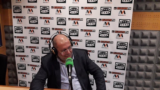"Hay que buscar otras fórmulas al bipartidismo" "Hay que buscar otras fórmulas al bipartidismo"