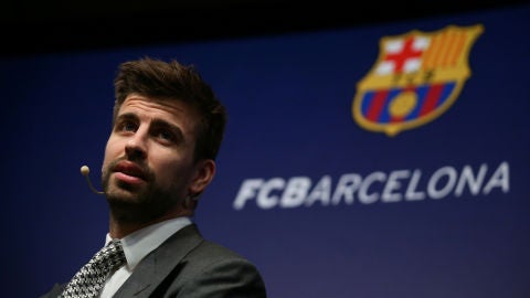Piqu&eacute;, durante el acto de su renovaci&oacute;n con el Bar&ccedil;a