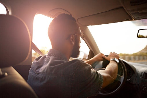 ¿Qué deben hacer los menores de 24 años con carné para poder conducir en Israel? ¿Qué deben hacer los menores de 24 años con carné para poder conducir en Israel?