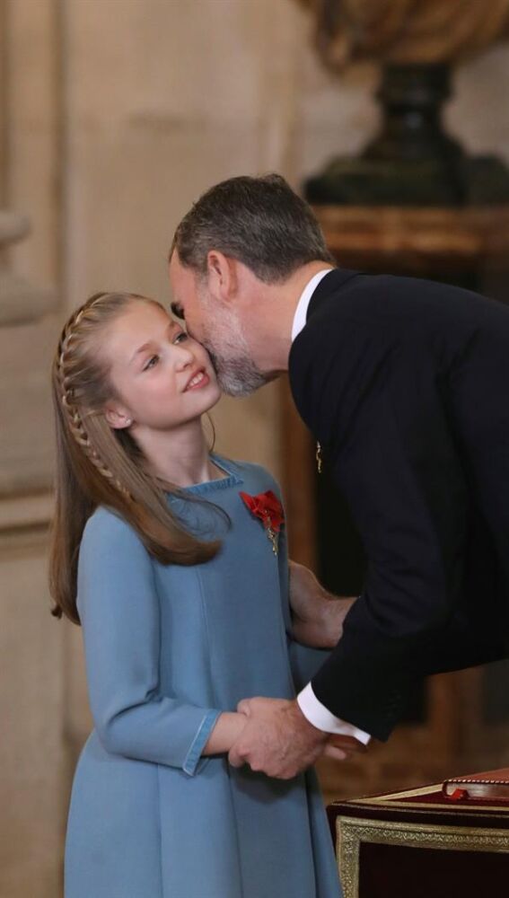 El Rey Felipe VI entrega a la Princesa de Asturias el Toisón de Oro