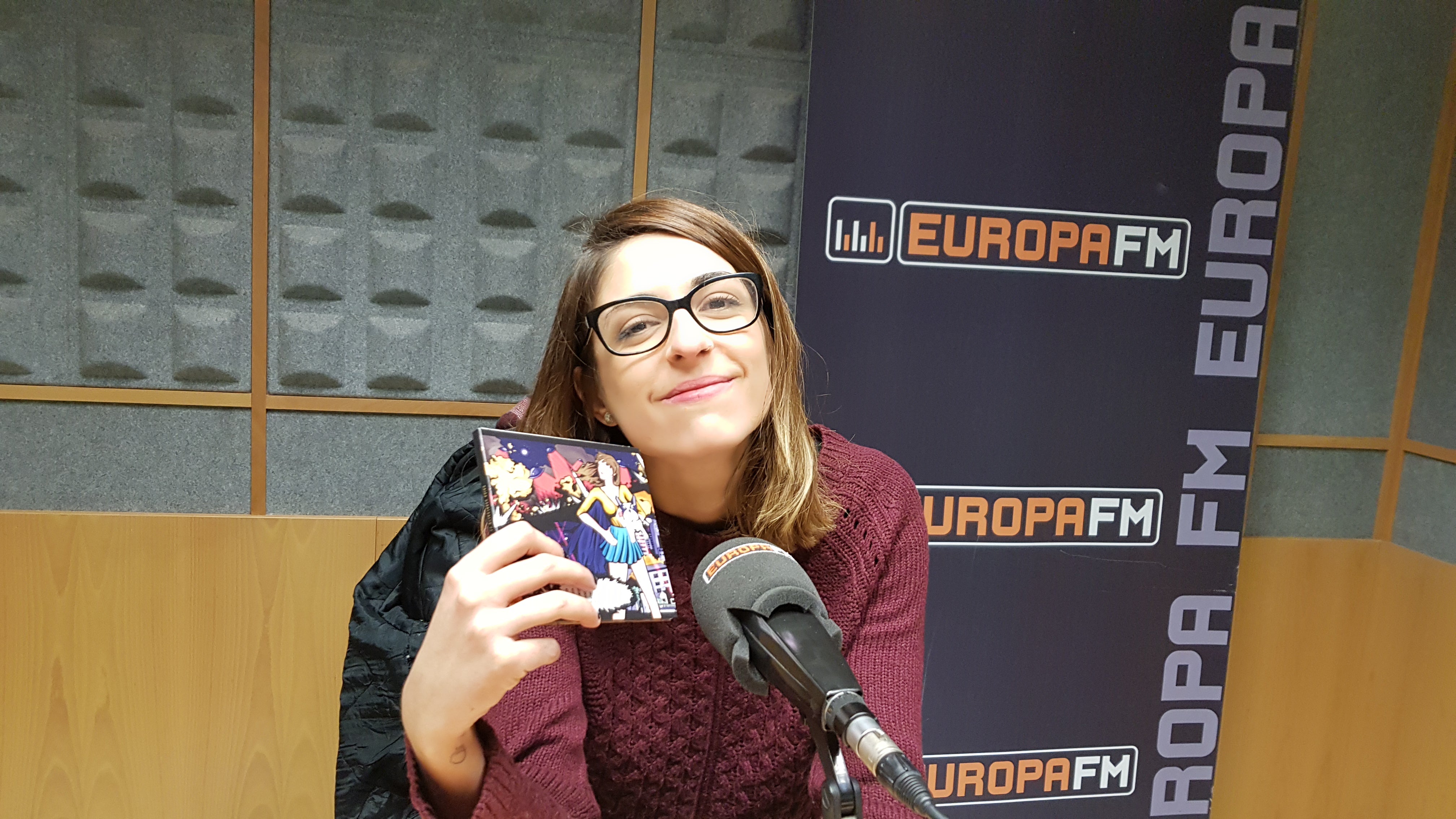 Chica Sobresalto nos presenta su primer trabajo, "Sobresalto". Chica Sobresalto nos presenta su primer trabajo, "Sobresalto".