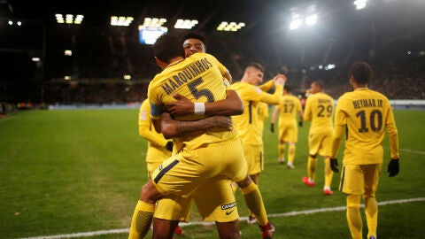 Los jugadores del PSG celebran uno de los goles ante el Nantes