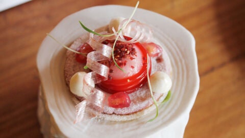 Postre ganador del VII concurso nacional de cocina creativa con granada mollar de Elche