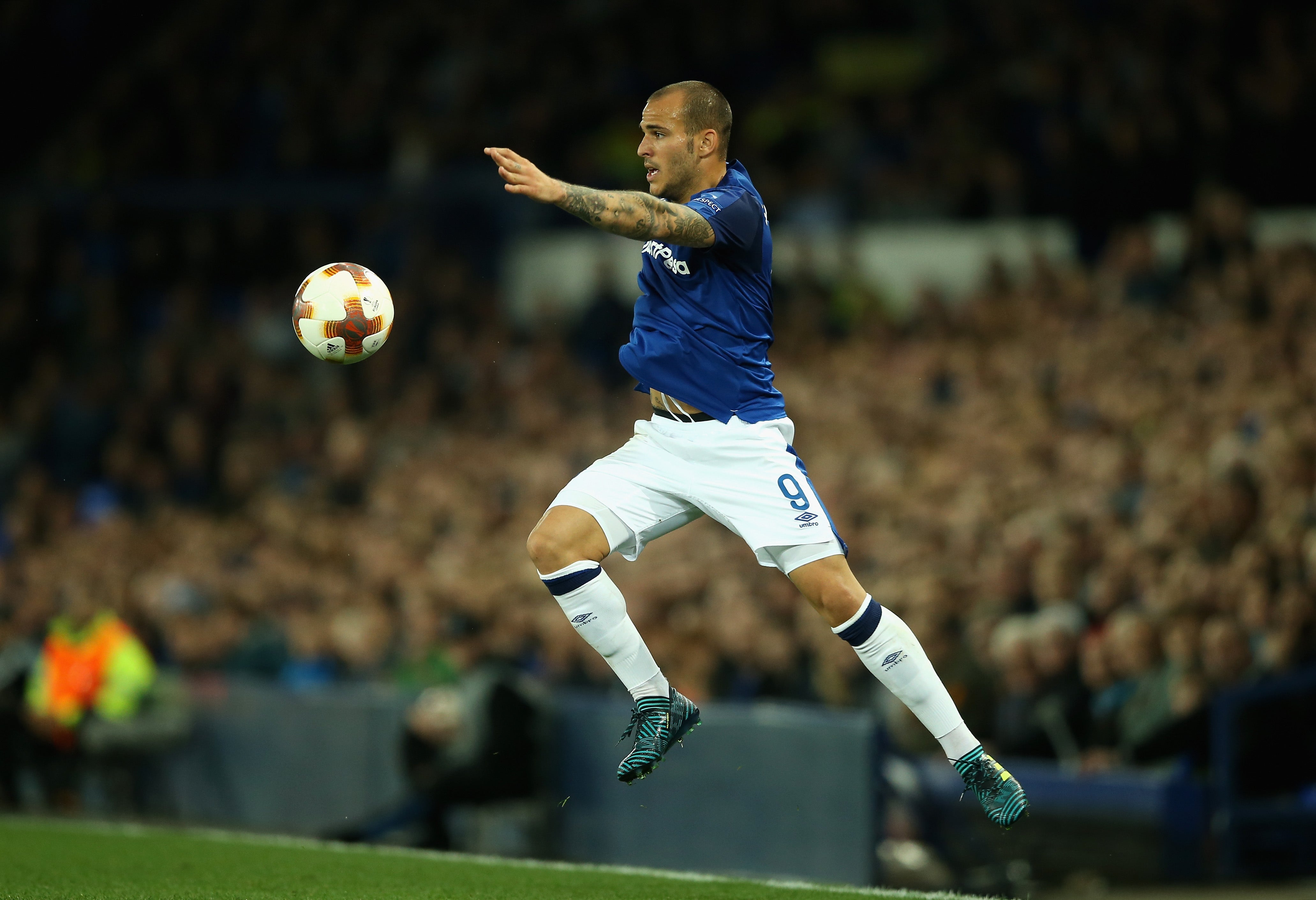 Principio de acuerdo entre Sevilla y Everton por la cesión de Sandro Principio de acuerdo entre Sevilla y Everton por la cesión de Sandro