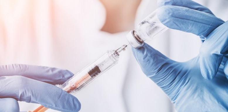 Fernando Moraga-Llop, pediatra: "Hay que vacunar a los varones del Virus del Papiloma Humano, porque transmiten ellos la infección" Fernando Moraga-Llop, pediatra: "Hay que vacunar a los varones del Virus del Papiloma Humano, porque transmiten ellos la infección"