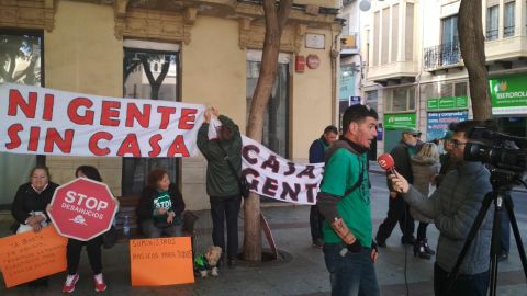 Concentraci&oacute;n de la PAH Elche-Crevillent en la Pla&ccedil;a de Baix de Elche