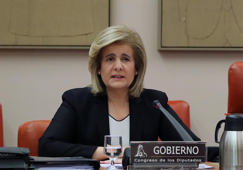 Fátima Báñez: "El déficit de la Seguridad Social vuelve al camino del equilibrio en 2018" Fátima Báñez: "El déficit de la Seguridad Social vuelve al camino del equilibrio en 2018"