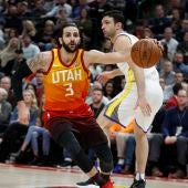 Ricky Rubio, en acción ante los Warriors