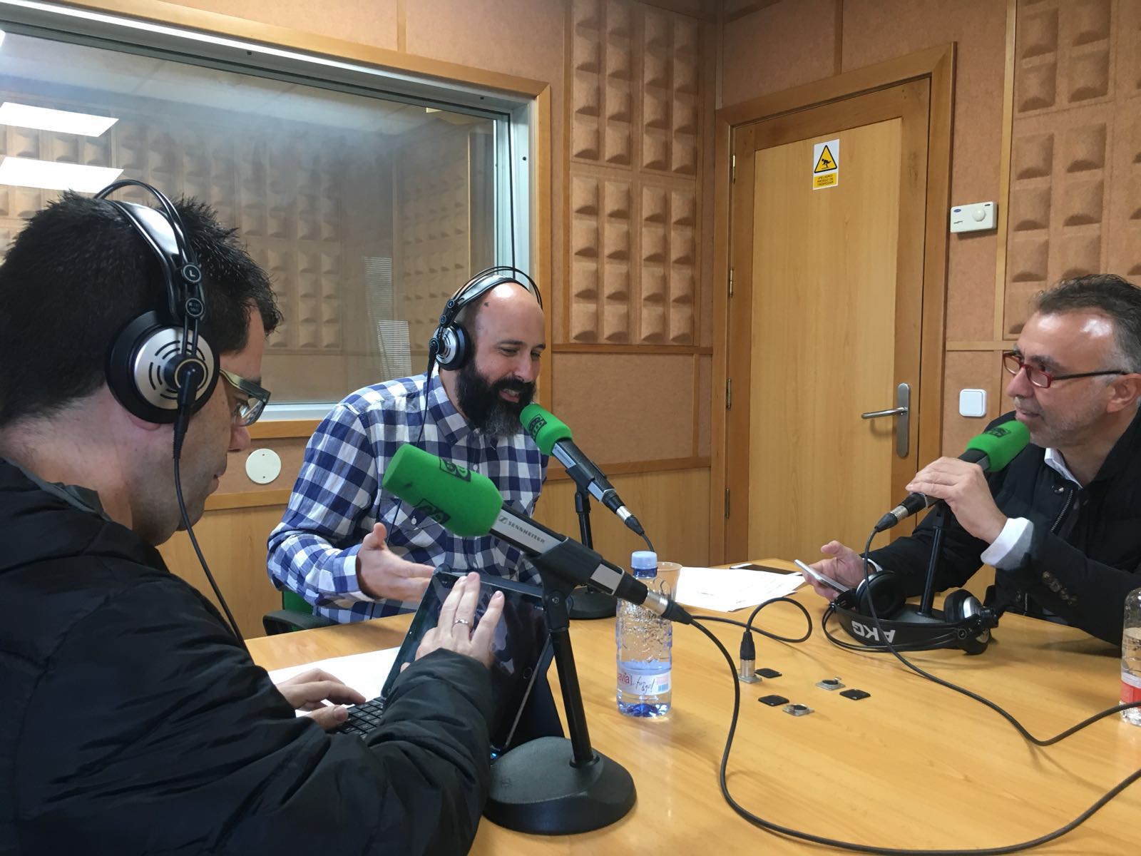 Angel Víctor Torres, secretario regional del PSOE en Canarias: "La aplicación de la ecotasa reportaría a Canarias más de 120 millones de euros y nosotros apostamos decididamente por ello" Angel Víctor Torres, secretario regional del PSOE en Canarias: "La aplicación de la ecotasa reportaría a Canarias más de 120 millones de euros y nosotros apostamos decididamente por ello"