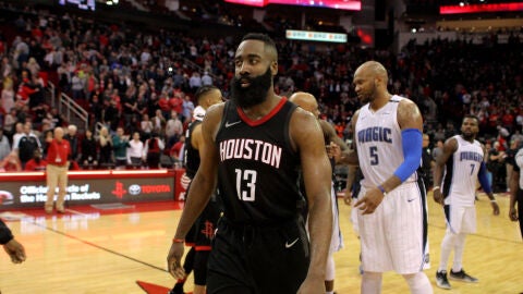 James Harden, en su hist&oacute;rico partido ante los Magic