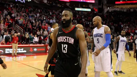 James Harden, en su histórico partido ante los Magic James Harden, en su histórico partido ante los Magic
