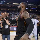 Kevin Durant y LeBron James se saludan tras un Warriors-Cavaliers Kevin Durant y LeBron James se saludan tras un Warriors-Cavaliers