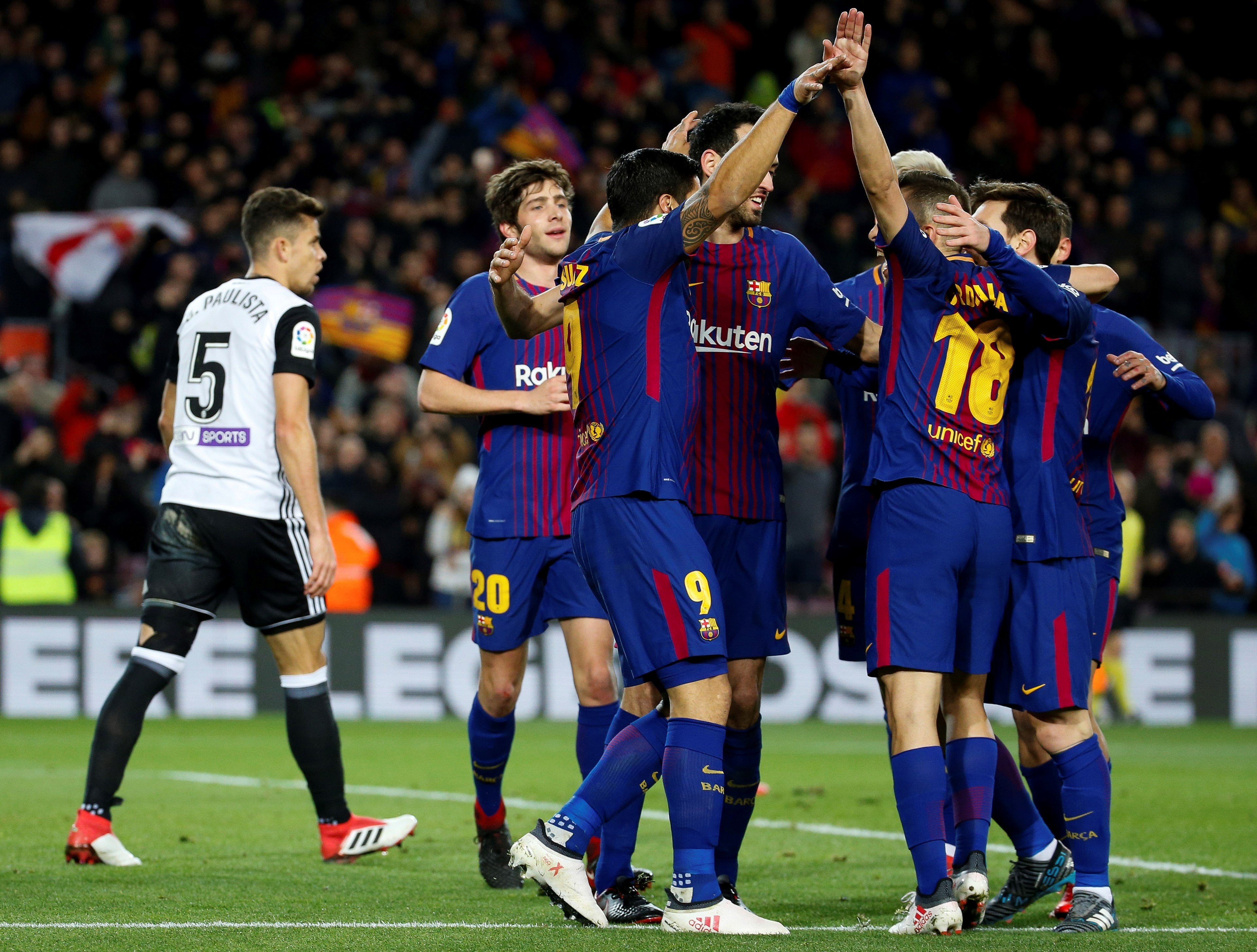 Barcelona 1-0 Valencia. El Barcelona toma ventaja con un gol de Luis Suárez Barcelona 1-0 Valencia. El Barcelona toma ventaja con un gol de Luis Suárez