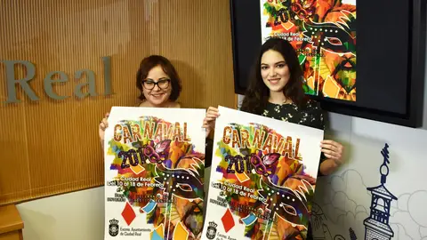 Manuela Nieto y Gloria Sanz durante la presentación de los carnavales de C.Real Manuela Nieto y Gloria Sanz durante la presentación de los carnavales de C.Real