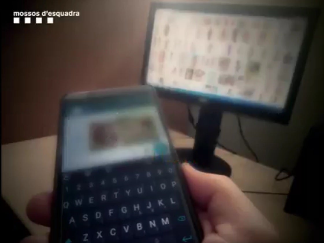 Detenidos dos jóvenes por difundir un vídeo de pornografía infantil en las redes Detenidos dos jóvenes por difundir un vídeo de pornografía infantil en las redes