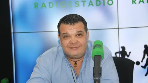 Paco Reyes, en los estudios centrales de Onda Cero. Paco Reyes, en los estudios centrales de Onda Cero.