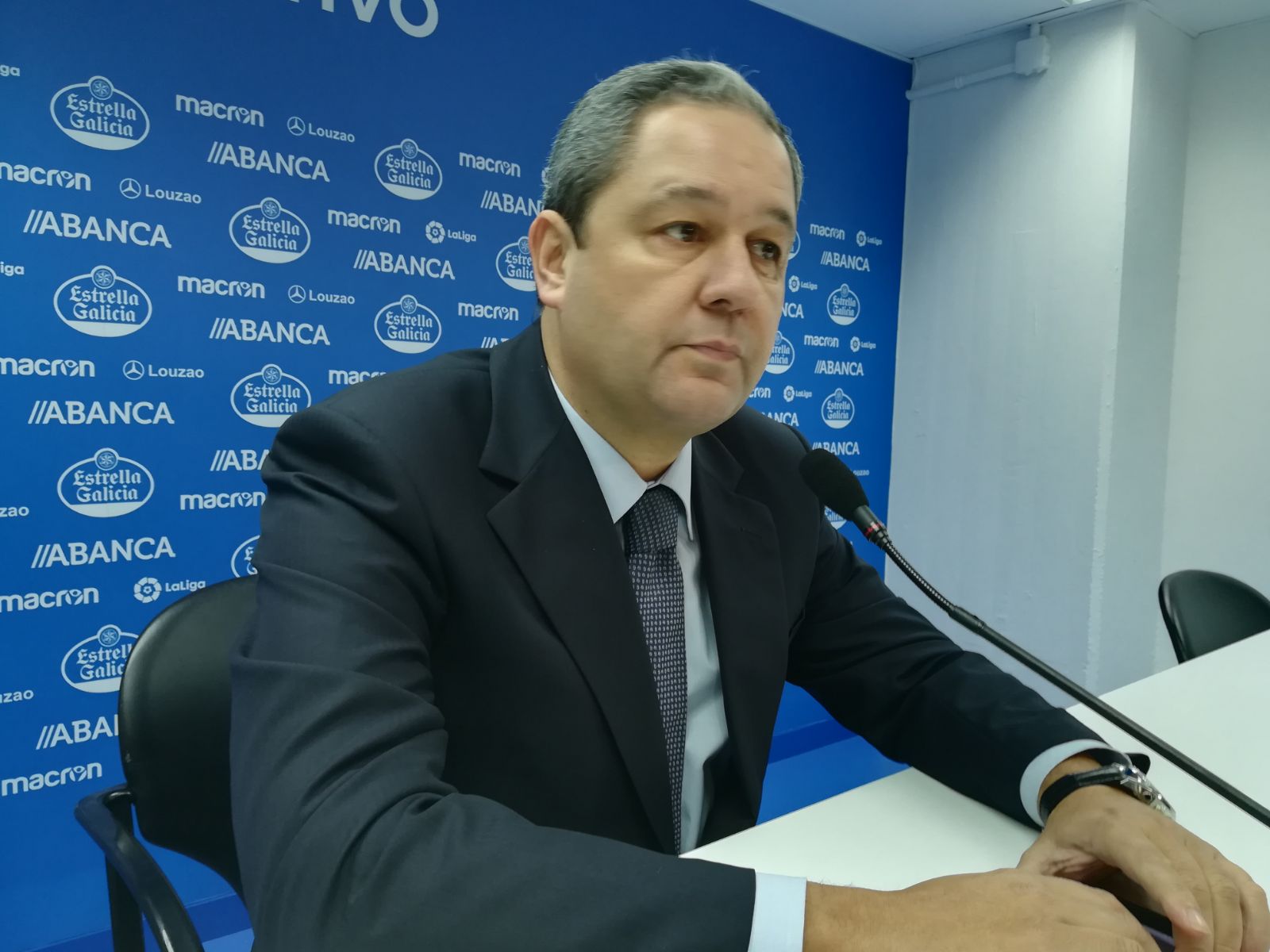Tino Fernández: "No hemos decidido el entrenador, esperamos una propuesta aunque hablaremos primero con Seedorf" Tino Fernández: "No hemos decidido el entrenador, esperamos una propuesta aunque hablaremos primero con Seedorf"